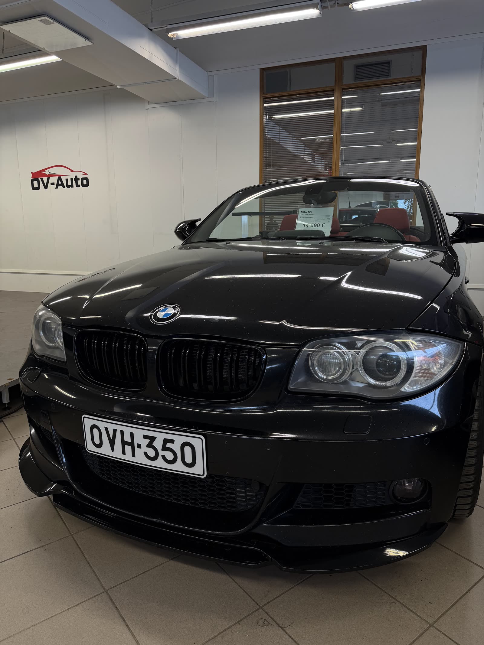 BMW sisähallissa