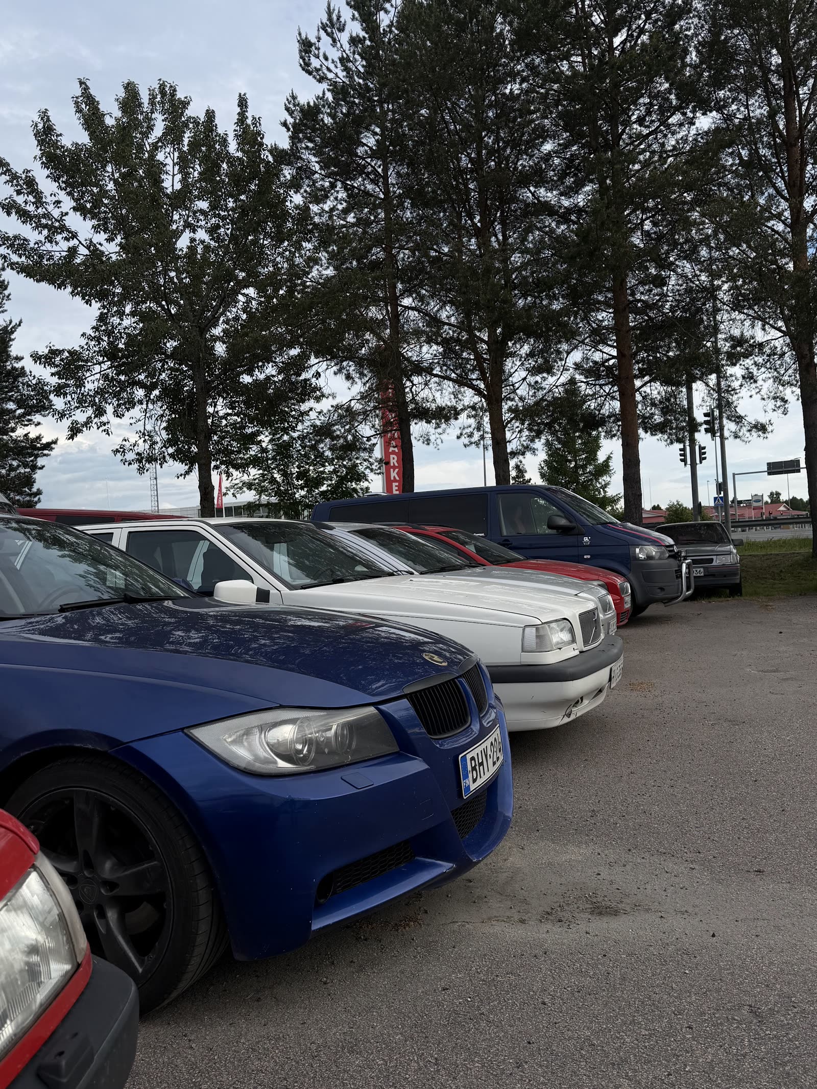 OV-Auto Ylivieska piha-alue
